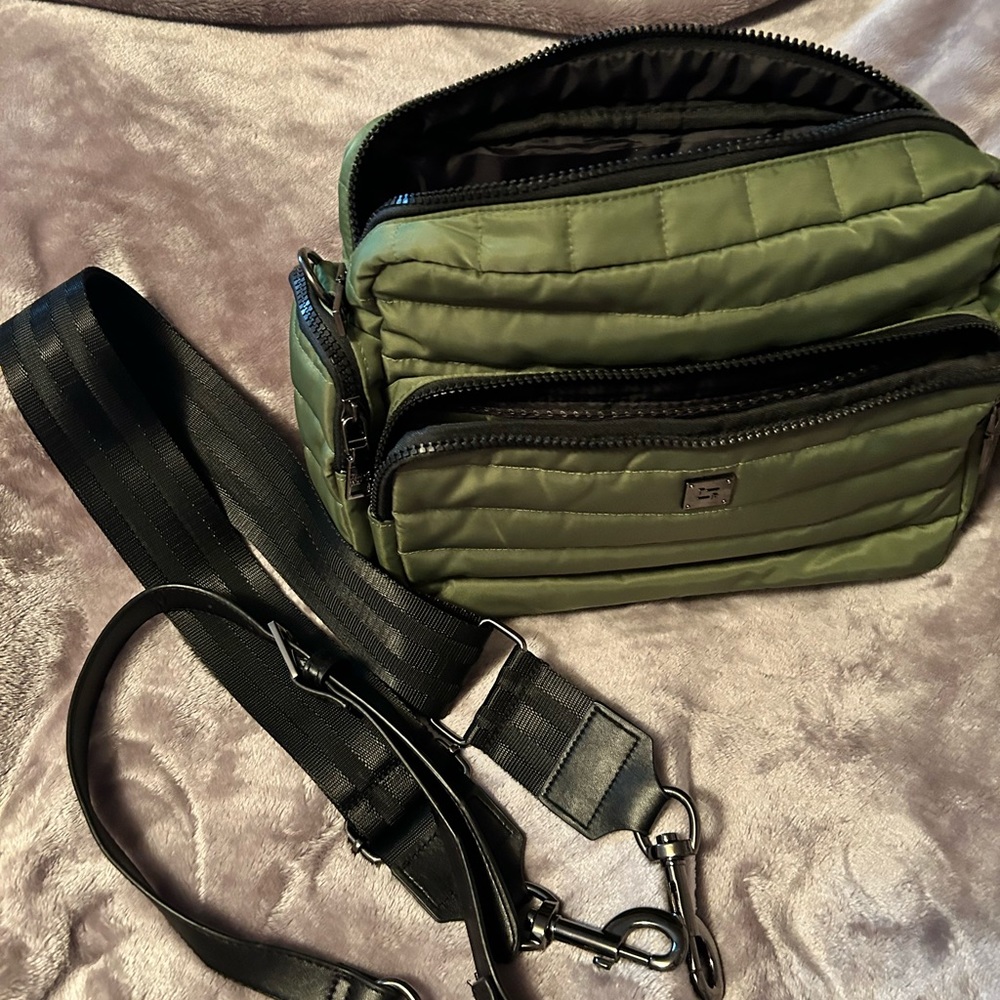 THINK ROYLIN purse. These purses are wonderful! I bought it and never used it.